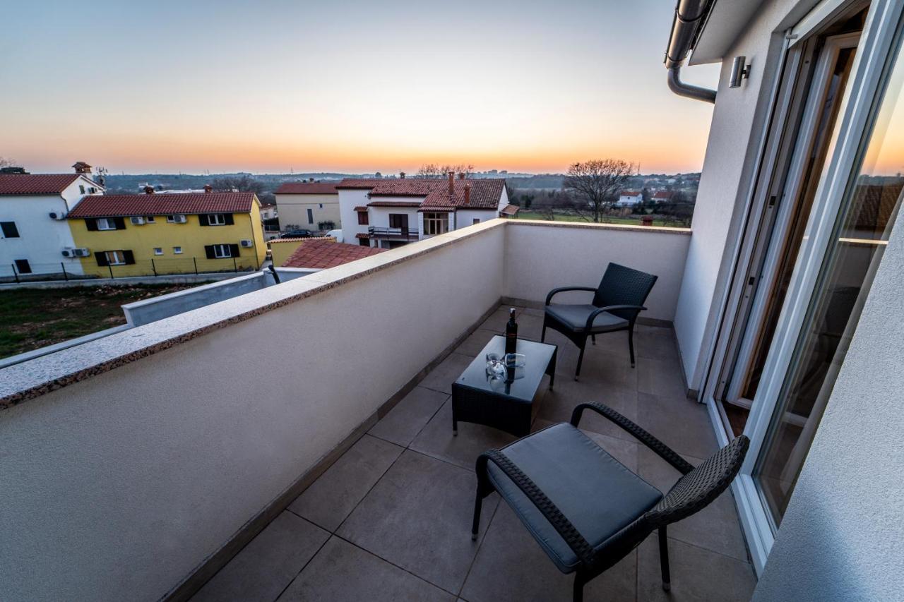 Villa Luka With Private Pool Near Pula Bagian luar foto
