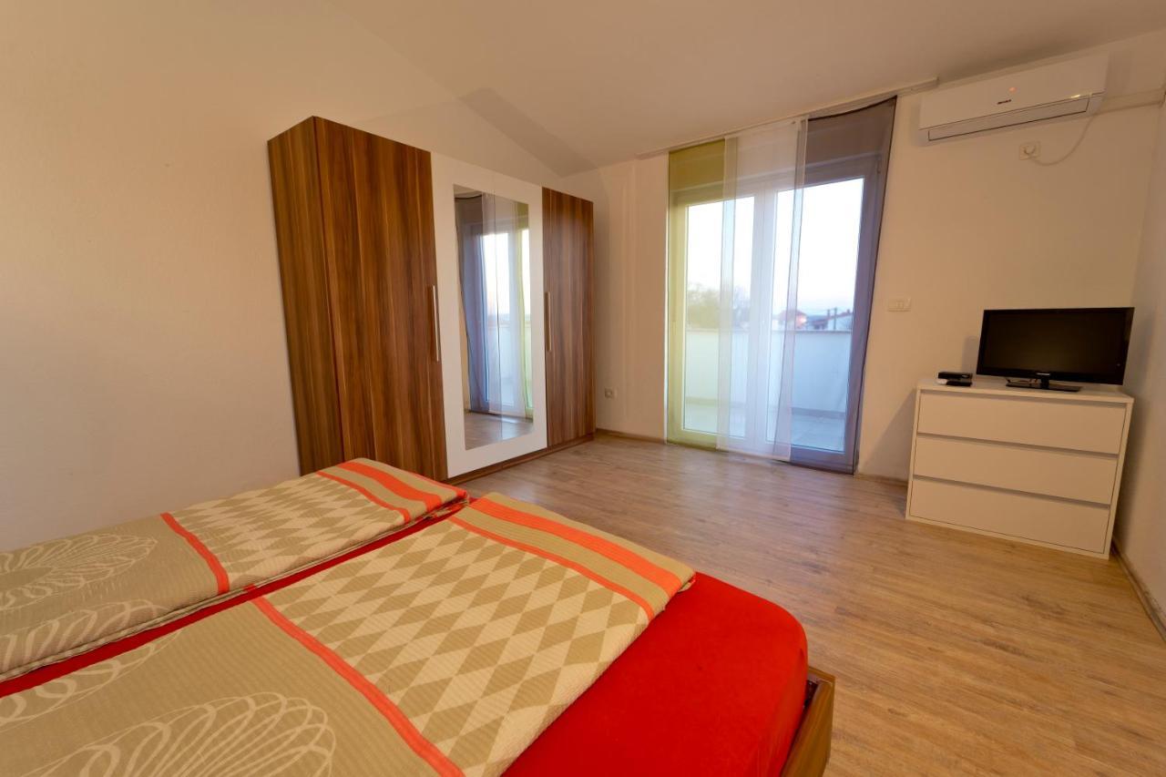 Villa Luka With Private Pool Near Pula Bagian luar foto